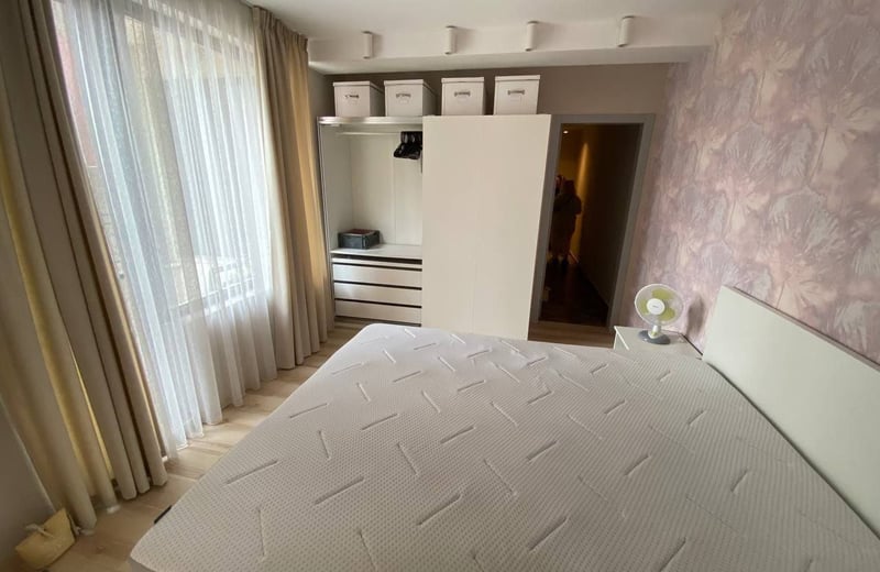 Vermietung einer geräumigen 3-Zimmer-Wohnung, Zentrum von Varna, Bulgarien